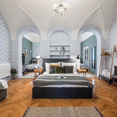 Charles Bridge Historical Apts By Michal&Friends Prague Exterior photo