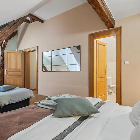 Charles Bridge Historical Apts By Michal&Friends Prague Exterior photo